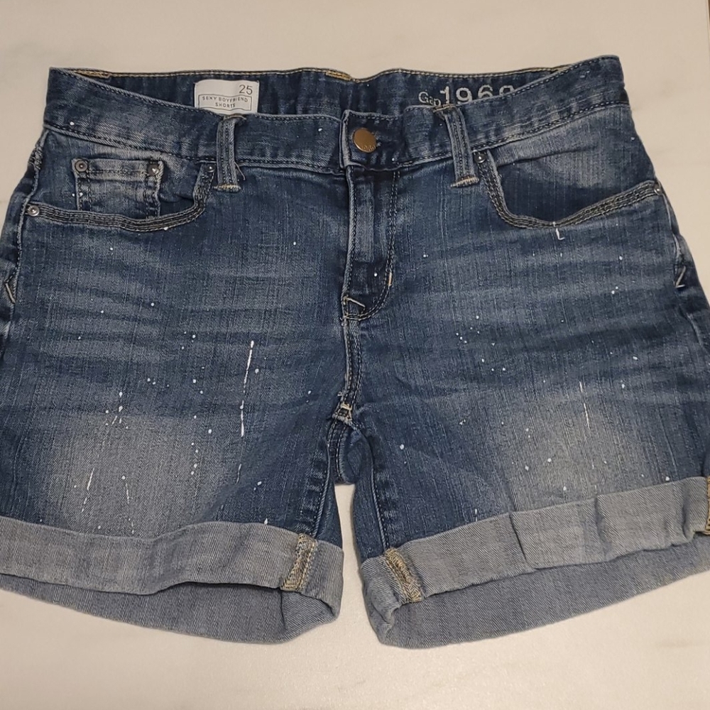 Gap splatter boyfriend shorts